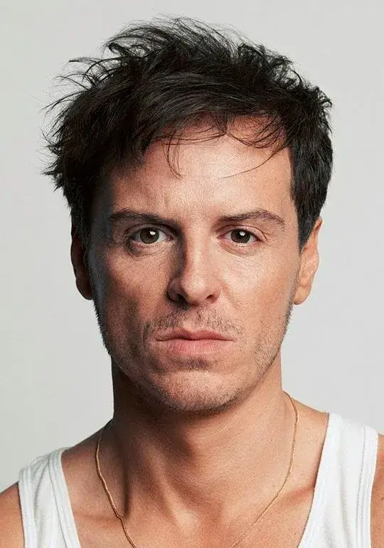 All of Us Strangers (2023) – A Lyrical Queer Drama on Memory, Love, and Loneliness 3 Andrew Scott