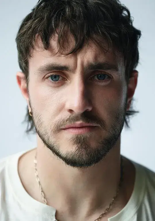 All of Us Strangers (2023) – A Lyrical Queer Drama on Memory, Love, and Loneliness 4 Paul Mescal