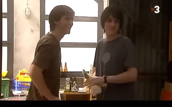 Top Spanish BL Series – Gay TV Shows from Spain You Shouldn’t Miss 7 Max&Iago 23th gay kiss El cor de la ciutat ep 1609 2-19 screenshot