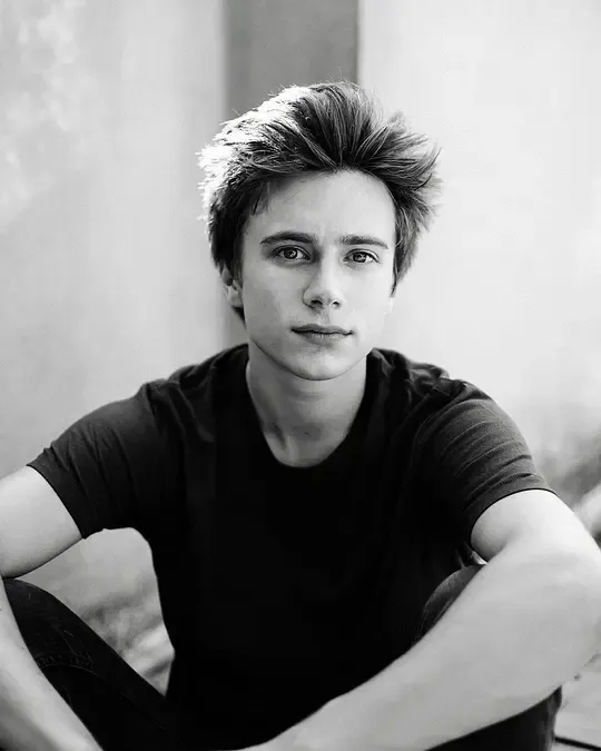 Skam France Season 3 (2019) – French Gay Series Review 3 Axel Auriant